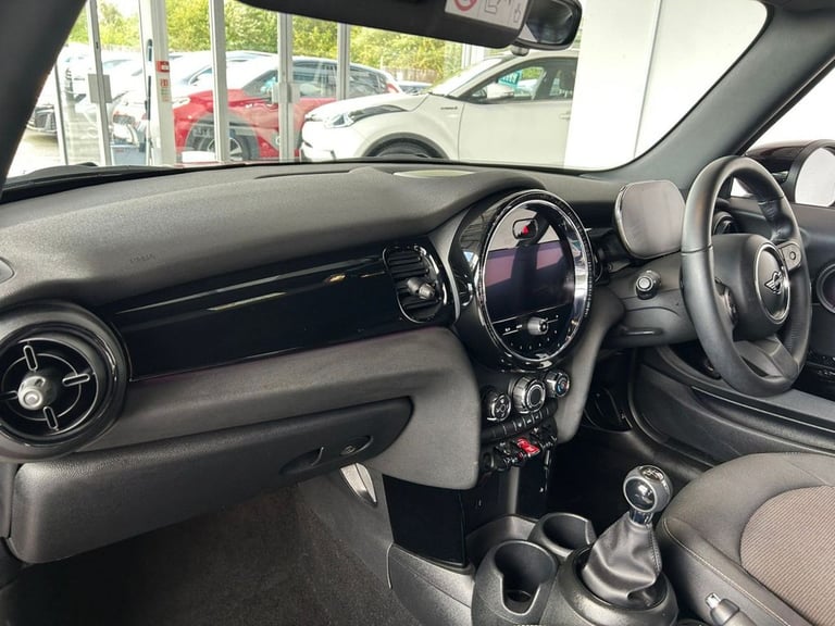 2021 MINI Convertible 1.5 Cooper Classic Convertible 2dr Petrol Manual Euro 6 (s/s) (136 ps) 1 OW...