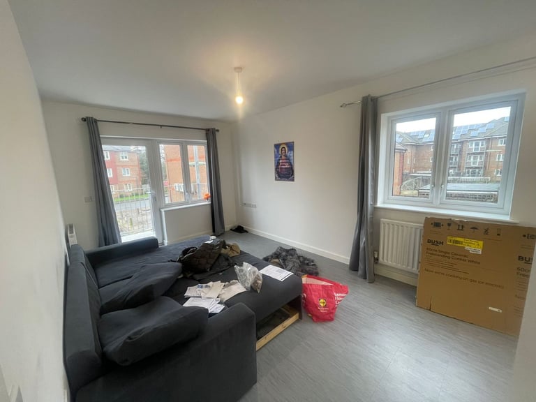 image for Big 1 bed KT12 3QZ for big 1 bed West London 