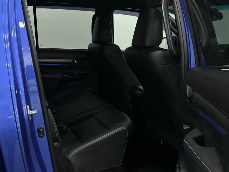 2021 (71) Toyota Hilux Invincible X Pickup Double Cab 2.8 D-4D Auto ( 204 bhp )