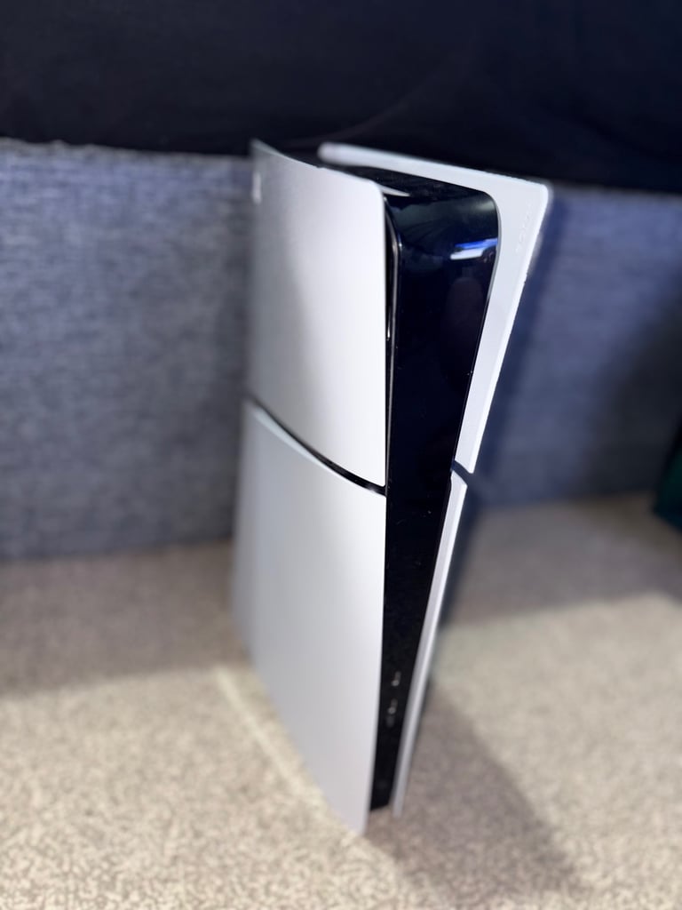 PS5 Slim Edition – Full Gaming Setup (Like New)