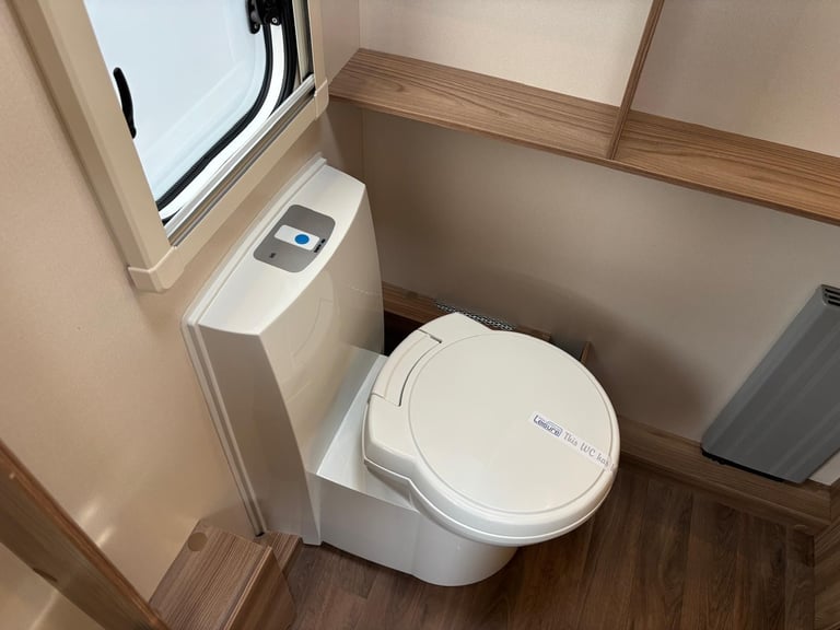 2020 Swift Fairway Platinum 880 8ft Wide, Transverse Island Fix Bed WAS £21,995