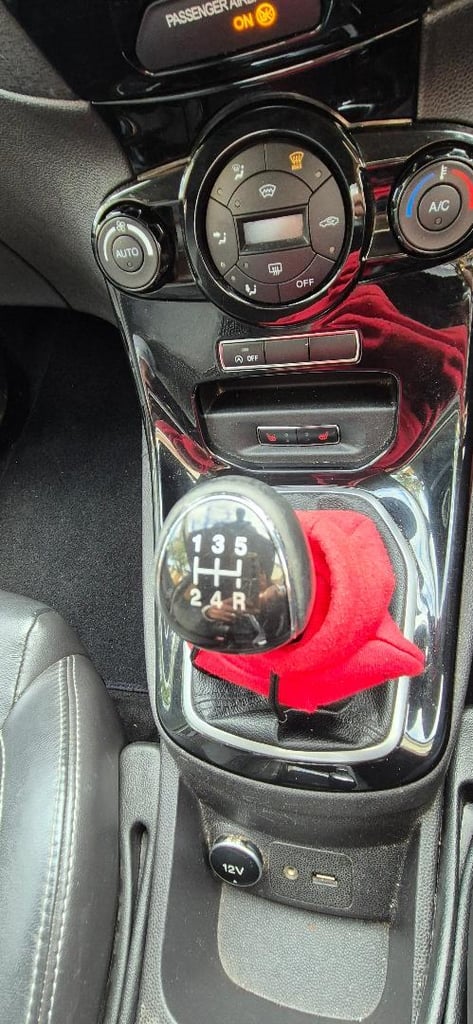 Ford, FIESTA, Hatchback, 2014, Manual, 998 (cc), 5 doors