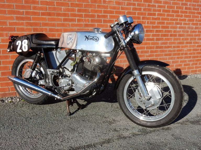 Norton Commando Cafe Racer 750cc 1971