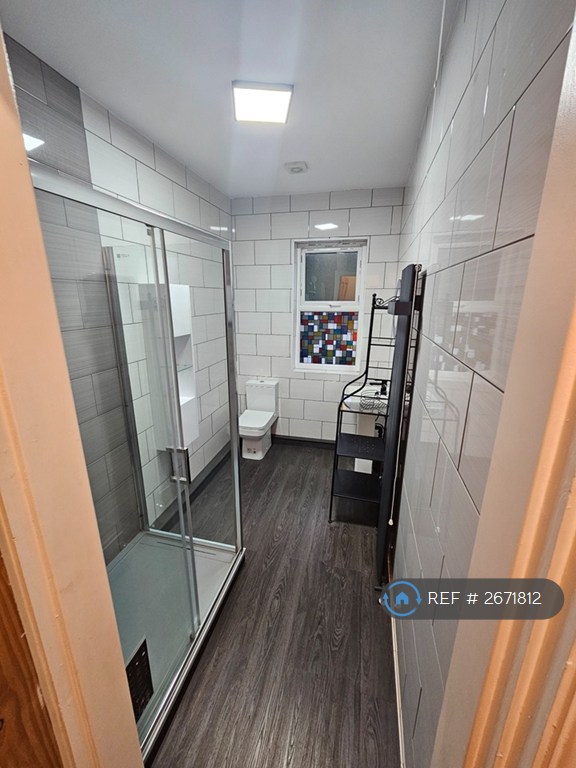 8 bedroom house in Wilbraham Road, Manchester, M14 (8 bed) (#2671812)