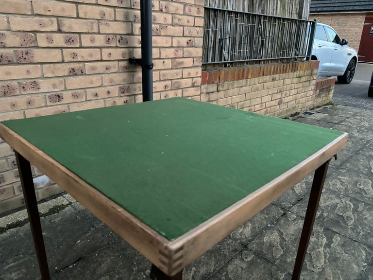 Fantastic VONO Green Felt Top Foldaway Card Table British Made