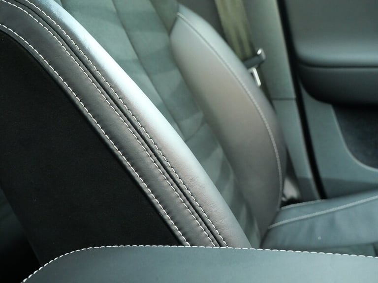 2020 Volvo XC40 1.5h T5 Twin Engine Recharge 10.7kWh R-Design Pro SUV 5dr Petrol Plug-in Hy SUV H...