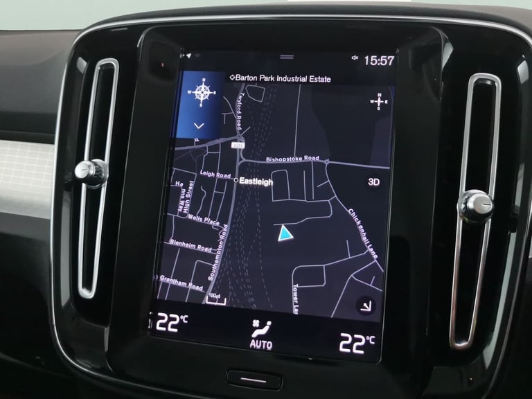 2020 Volvo XC40 1.5 T3 Momentum SUV 5dr Petrol Auto Euro 6 (s/s) (163 ps) - SENSUS SAT NAV  Suv P...