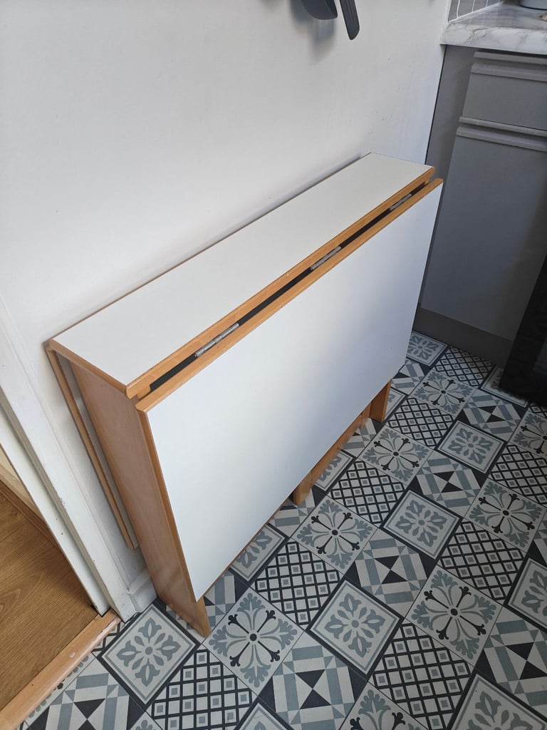 image for Folding Drop-Leaf Table – £30