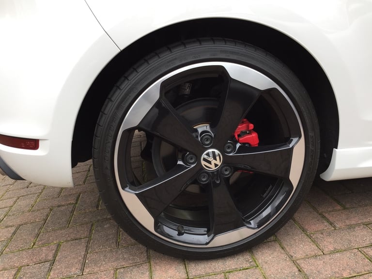 Volkswagen, GOLF, limited edition  35 Hatchback, 2012, Manual, 1984 (cc), 3 doors