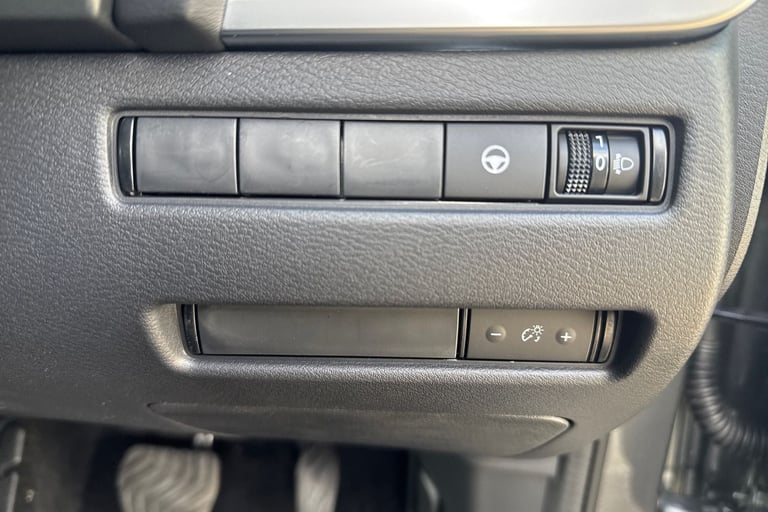 2025 Nissan Qashqai 1.5 E-Power N-Connecta 5dr Auto HATCHBACK PETROL/ELECTRIC Automatic