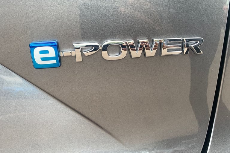 2025 Nissan Qashqai 1.5 E-Power N-Connecta [Glass Roof] 5dr Auto Hatchback Hybrid Automatic