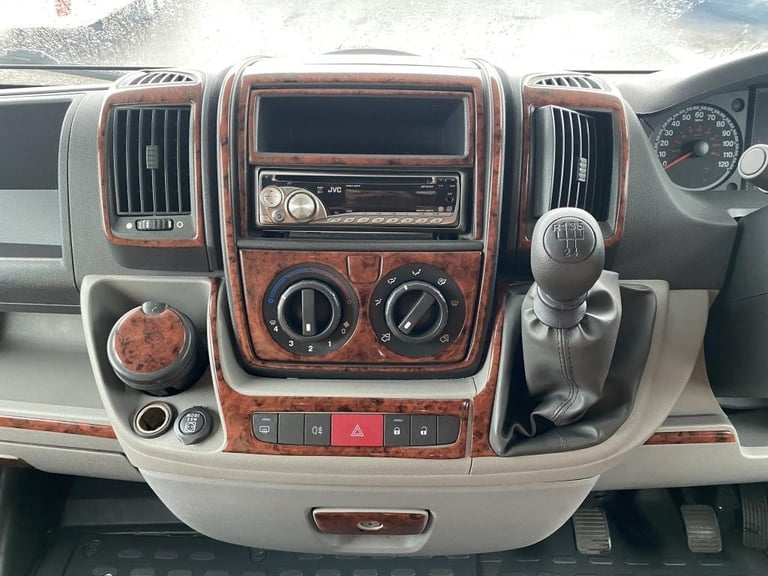 2009 SWIFT SUNDANCE 590RL 4 BERTH MOTORHOME