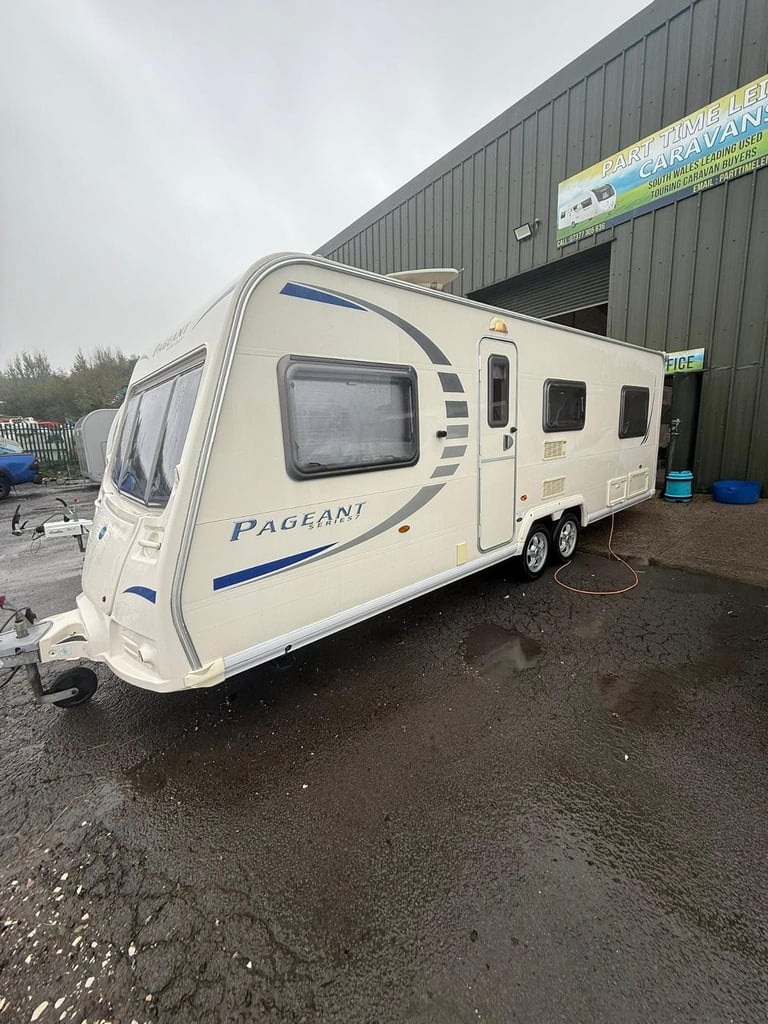 2009 BAILEY PAGEANT LOIRE - 6 BERTH CARAVAN 