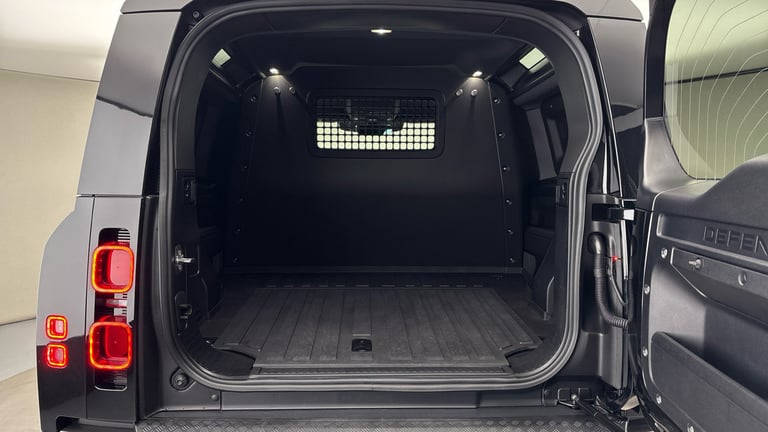 2024 Land Rover Defender 90 3.0 D250 MHEV X-Dynamic HSE Hard Top SUV 3dr Diesel Auto 4WD SWB Euro...
