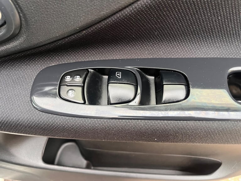  Nissan Serena 2.0 PETROL HYBRID HIGHWAY STAR AUTO Petrol/Electric Hybrid Automatic