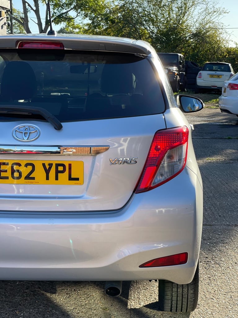 TOYOTA YARIS 1.3 Dual VVT-i Trend 2012