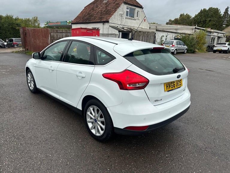 2016 Ford Focus 1.0T EcoBoost Titanium Euro 6 (s/s) 5dr HATCHBACK Petrol Manual