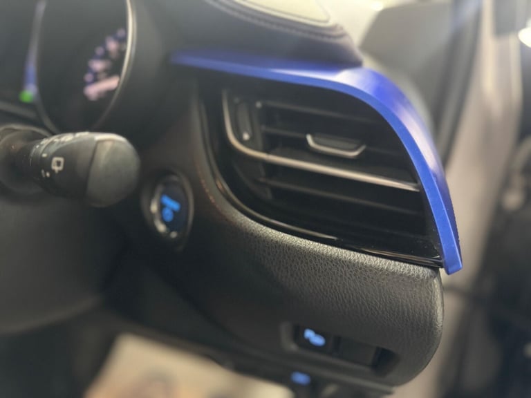 2018 Toyota C-HR 1.8 VVT-h Dynamic SUV 5dr Petrol Hybrid CVT Euro 6 (s/s) (122 ps) HATCHBACK Petr...