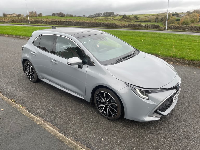 TOYOTA COROLLA PETROL HATCHBACK 1.8 VVT-i Hybrid Excel 5dr CVT [Panoramic Roof]