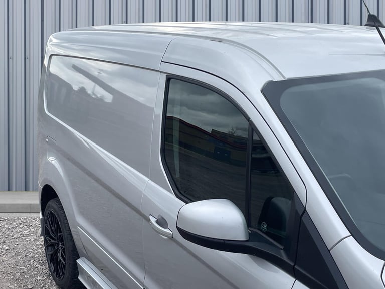 2022 Ford Transit Connect 1.5 250 EcoBlue Limited L2 Euro 6 (s/s) 5dr PANEL VAN Diesel Manual