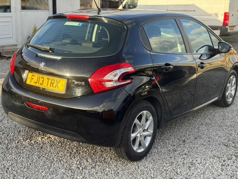 2013 Peugeot 208 1.2 VTi Active 5dr HATCHBACK Petrol Manual