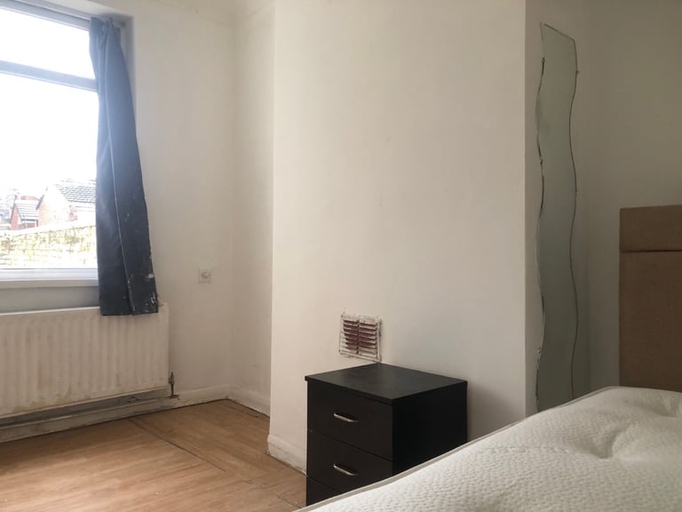 Spacious & Cosy double Room for Rent ST6 2DS