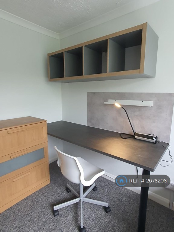 4 bedroom house in Clyde Gardens, Bath, BA2 (4 bed) (#2678208)