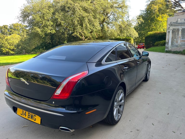 Jaguar XJ Portfolio, 3.0 Diesel V6, 275bhp, huge spec, luxury saloon with 12 months MOT, private reg
