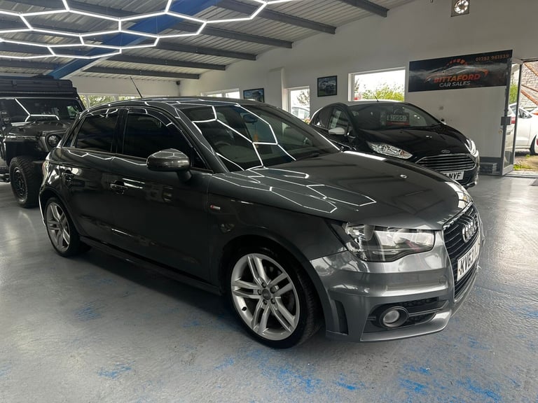 AUDI A1 1.6 TDI S line 2013