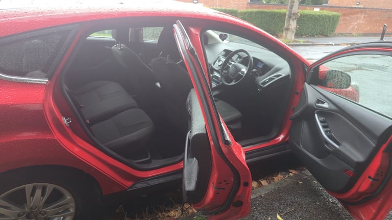 Ford, FOCUS, Hatchback, 2014, Semi-Auto, 1596 (cc), 5 doors