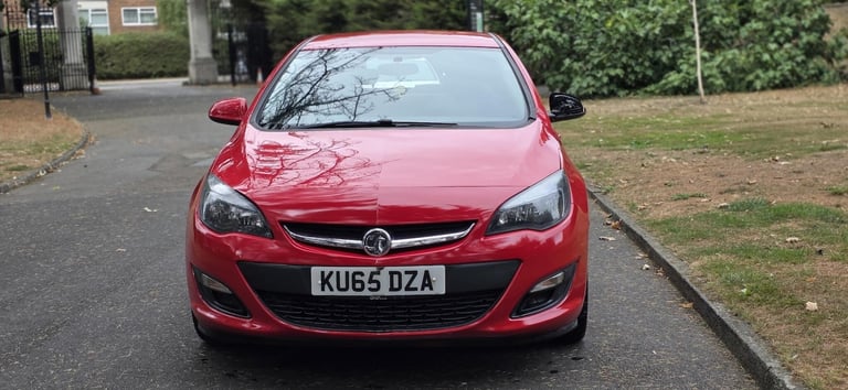2015 Vauxhall Astra 1.6i Excite Euro 6 5dr HATCHBACK Petrol Manual