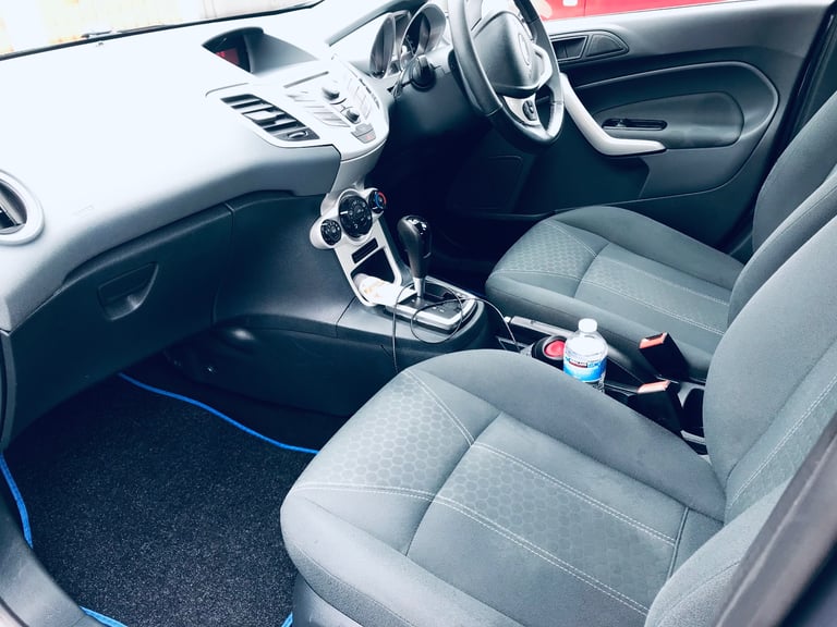 Automatic Ford, FIESTA, Hatchback, 2012, 1388 (cc), 5 doors
