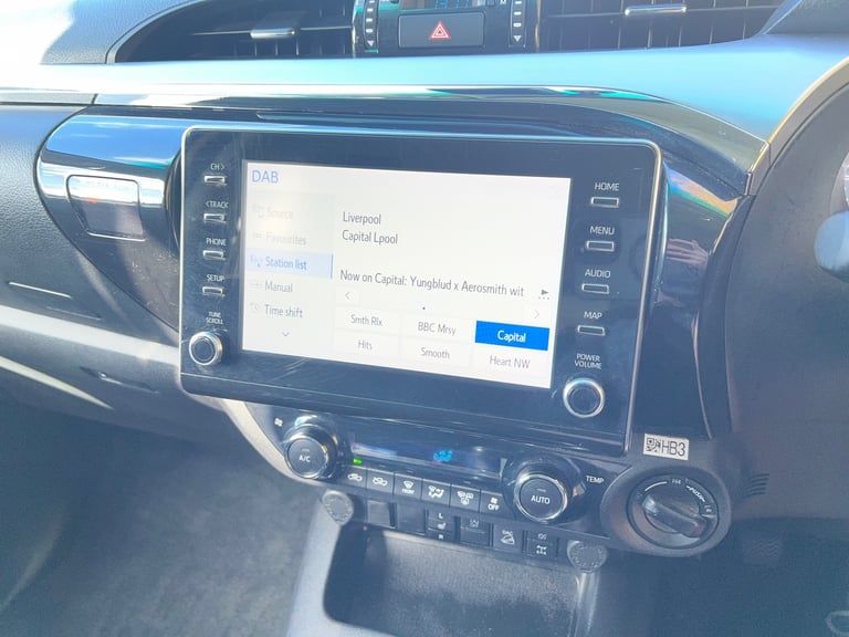 TOYOTA HILUX 2.4 D-4D 150PS INVINCIBLE MANUAL 4WD 4X4 PICKUP 71 REG 65,300 MILES