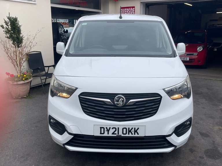 2021 Vauxhall Combo 2300 1.5 Turbo D 100ps H1 Sportive Van PANEL VAN Diesel Manual