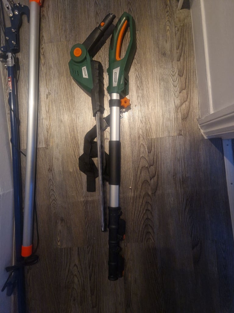 image for Battery powered Hedge Trimmer with Battery (used once)