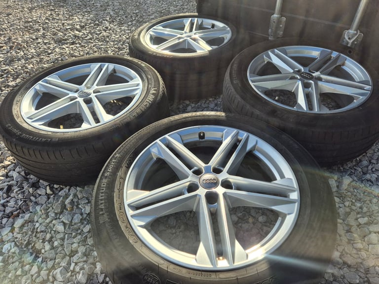 🌟Genuine Audi Q5 19 inch alloy wheels 5x112 with ALL MATCHING TYRES