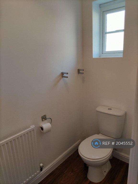2 bedroom house in Brambling Close, Stowmarket, IP14 (2 bed) (#2045552)
