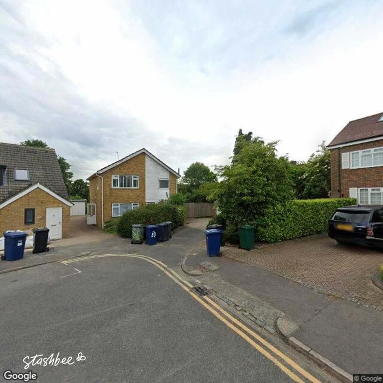 Garage to rent in Barnet (EN5) | Stashbee