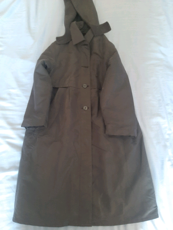 Girls coat Age 5 to 6 (Marks and Spencer)