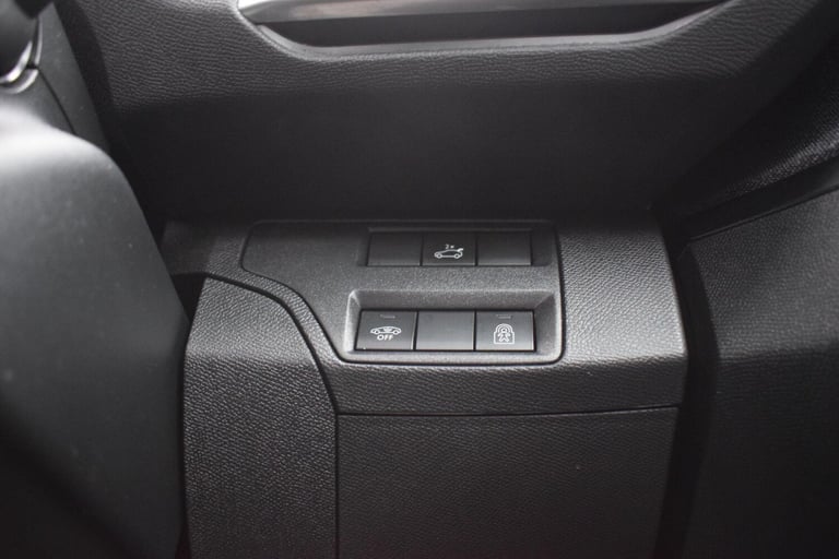 2019 Peugeot 5008 1.6 PureTech GT Line Premium EAT Euro 6 (s/s) 5dr HATCHBACK Petrol Automatic