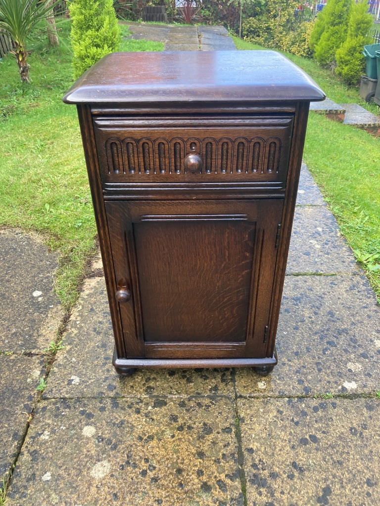 Antique mid century oak chest of drawer and side table set (delivery available)