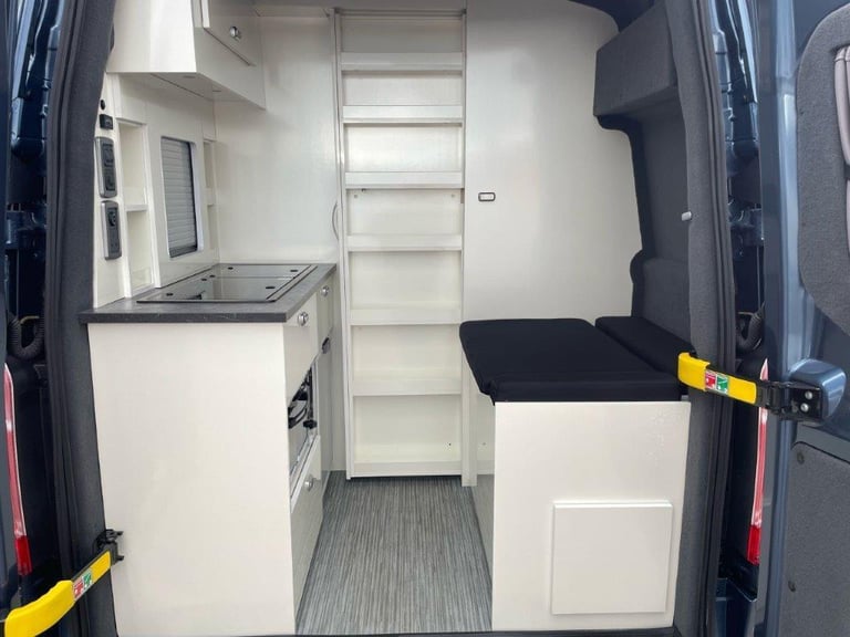 Wellhouse Maxus D7 LWB High Top
