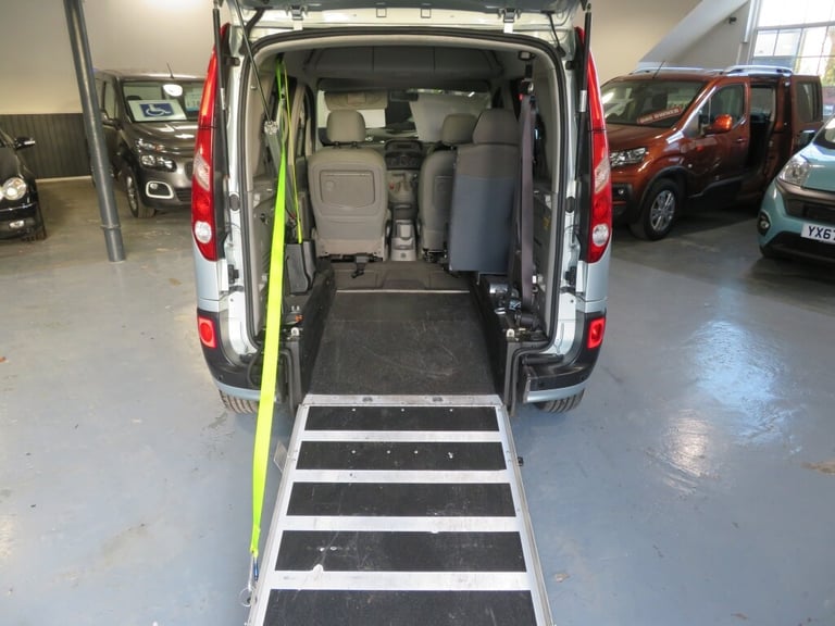 2011 Renault Kangoo AUTOMATIC WHEELCHAIR CAR DISABLED ACCESS VEHICLE MOBILITY MPV Petrol Automatic