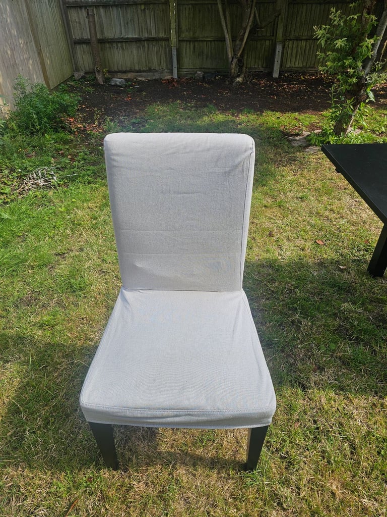 IKEA Dining Table Extendable with 4 chairs