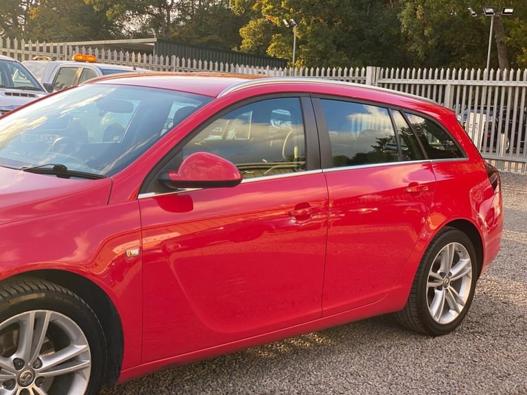 2015 Vauxhall Insignia 2.0 CDTi Design Nav Sports Tourer Auto Euro 6 5dr Estate Diesel Automatic