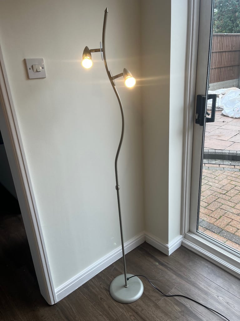 Floor lamp