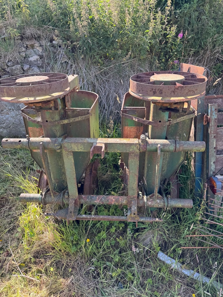 Kramer/ Johnstone Automatic Potato Planter