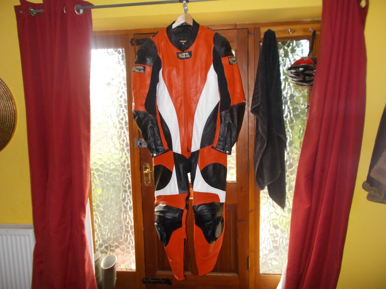 RST Pro Series One Piece Leather Motorcycle Racing Suit Red Black 2XL With Hump r r p £350
