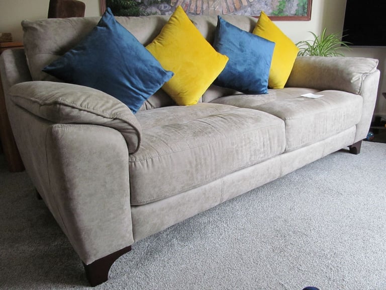 3 piece suite in light grey 