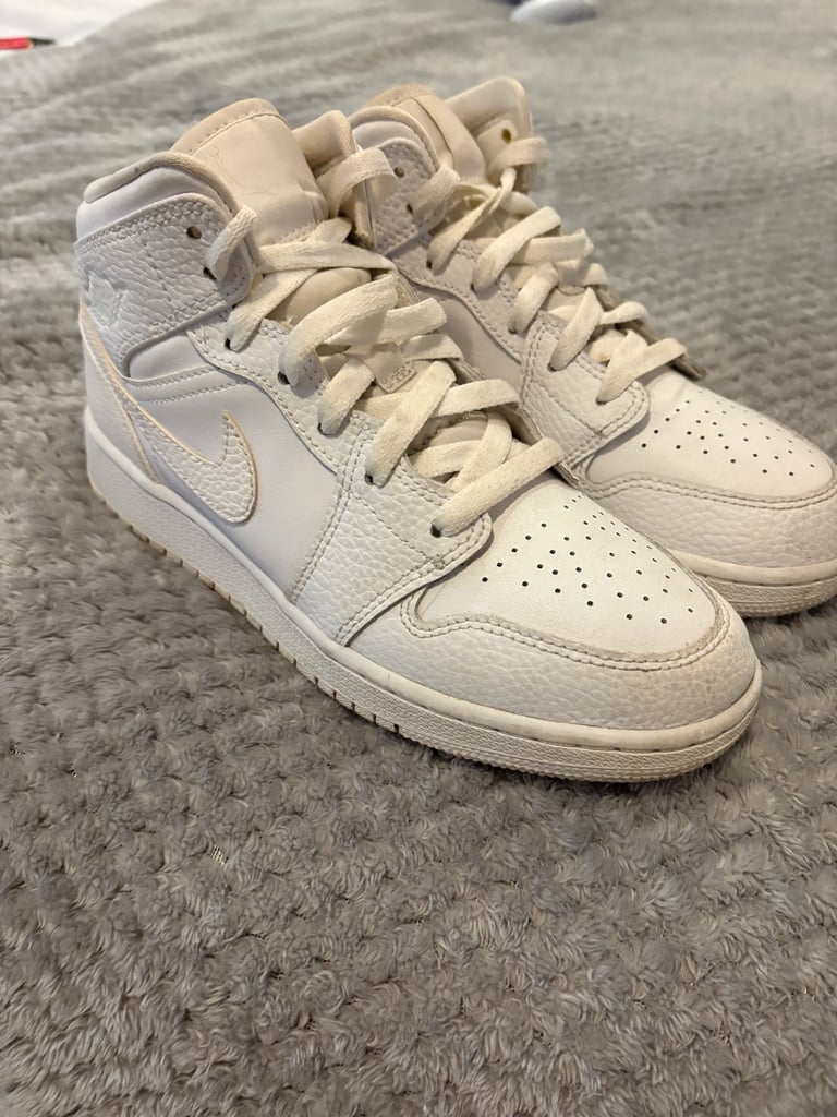 image for Jordan mid 1 